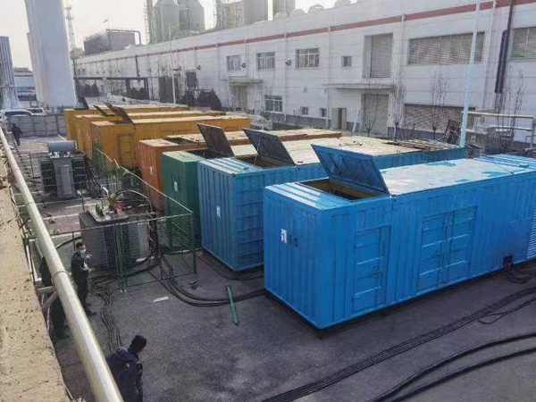 东宝380V和690V电压的电缆线相同吗?