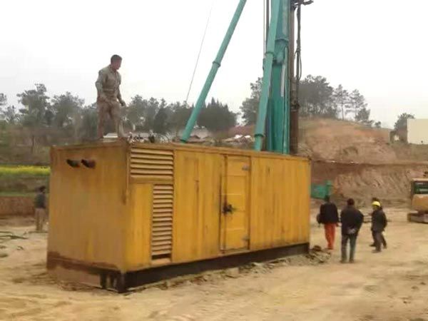 东宝如何判断水冷式机油散热器密封件是否需要更换?